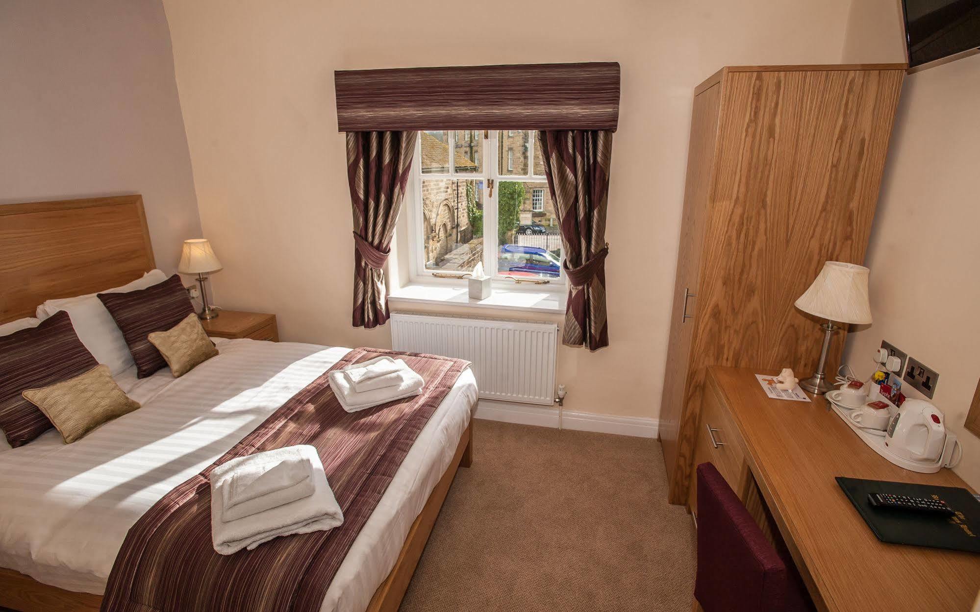 The Rutland Arms Hotel, Bakewell, Derbyshire Экстерьер фото